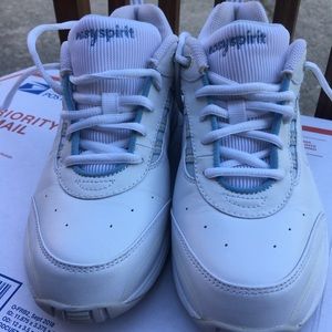 Easy spirit women sneaker